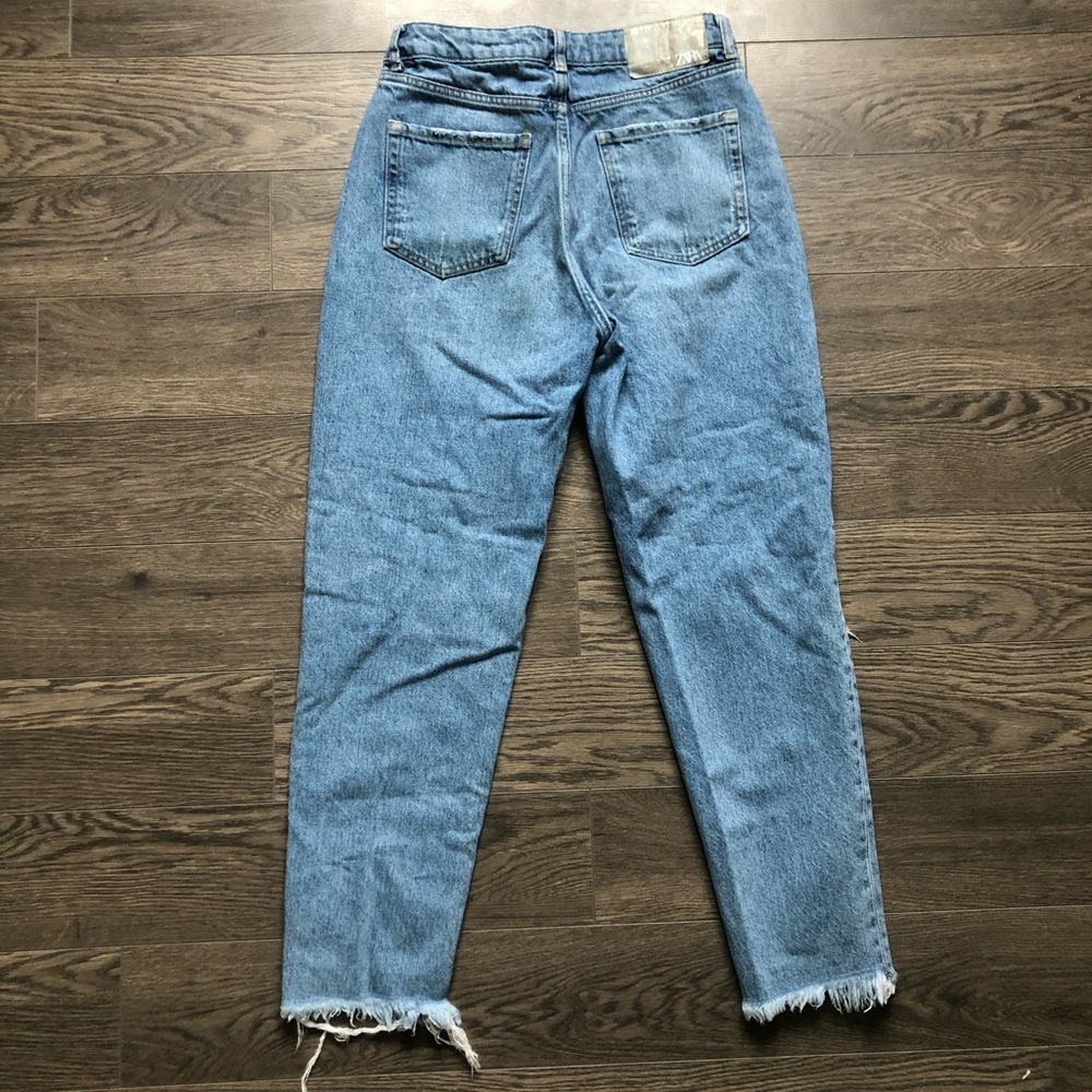 Zara High-Rise Distressed Jeans | Size 6 - Picture 10 of 10